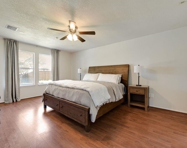 1421 Laurel Hall Lane - Photo Thumbnail 7