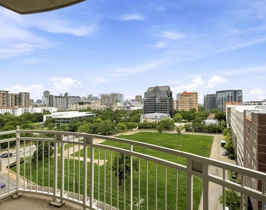 3225 Turtle Creek Boulevard - Photo Thumbnail 9