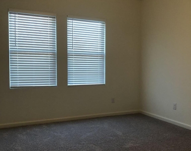 808 Juniper Street - Photo Thumbnail 6