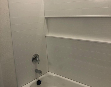 808 Juniper Street - Photo Thumbnail 11