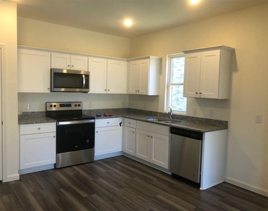 808 Juniper Street - Photo Thumbnail 3