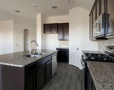 6225 Sutton Fields Trail - Photo Thumbnail 8