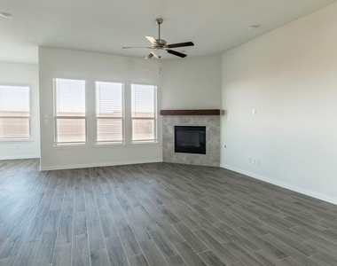 6225 Sutton Fields Trail - Photo Thumbnail 5