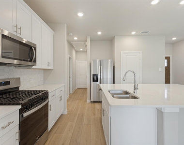 6006 Alderton Drive - Photo Thumbnail 4