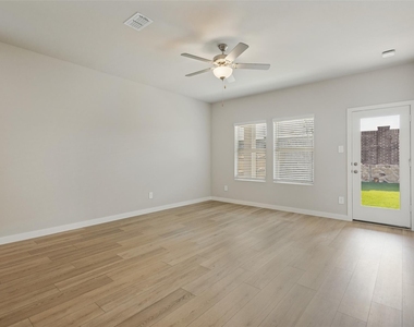 6006 Alderton Drive - Photo Thumbnail 10