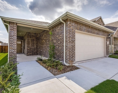 6006 Alderton Drive - Photo Thumbnail 2