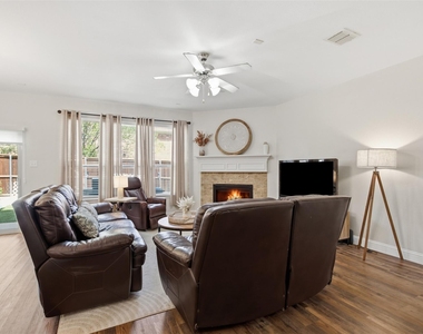 2649 Jackson Drive - Photo Thumbnail 7
