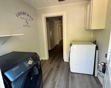 303 N 4th Street - Photo Thumbnail 10
