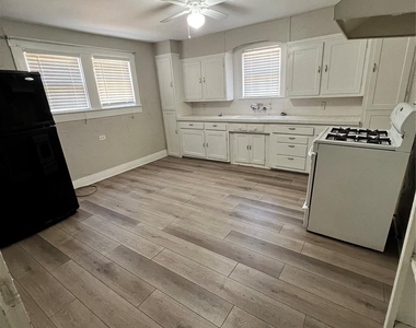 303 N 4th Street - Photo Thumbnail 3