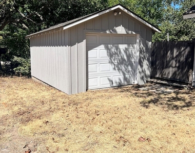 303 N 4th Street - Photo Thumbnail 12
