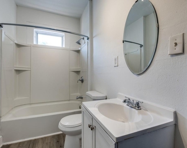 804 Sunset Avenue - Photo Thumbnail 13