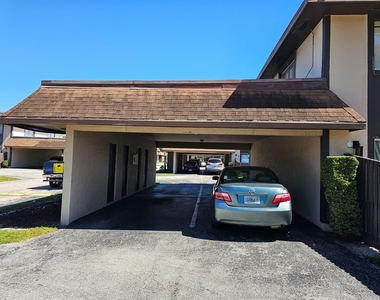2148 Sherwood Forest Boulevard - Photo Thumbnail 32