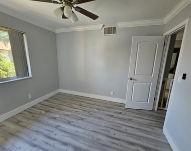 2148 Sherwood Forest Boulevard - Photo Thumbnail 20