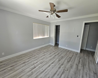 2148 Sherwood Forest Boulevard - Photo Thumbnail 22