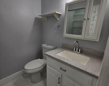 2148 Sherwood Forest Boulevard - Photo Thumbnail 13