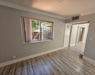 2148 Sherwood Forest Boulevard - Photo Thumbnail 9