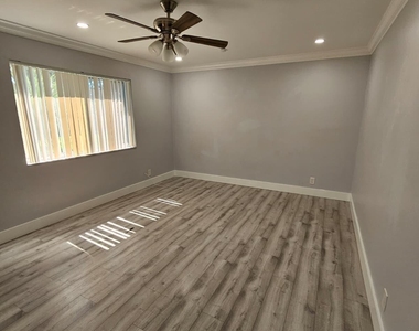 2148 Sherwood Forest Boulevard - Photo Thumbnail 24