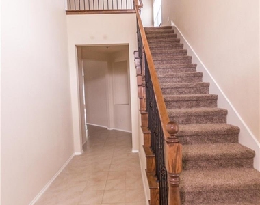 9908 Moccasin Creek Lane - Photo Thumbnail 3