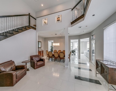 2816 Prestonwood Drive - Photo Thumbnail 4