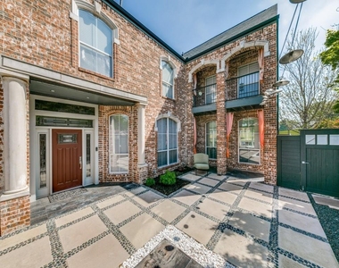 2816 Prestonwood Drive - Photo Thumbnail 2