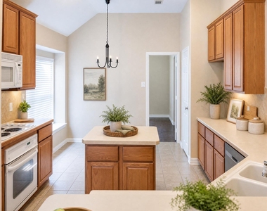 5516 Amber Way - Photo Thumbnail 7