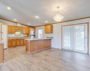 185 County Road 4869 - Photo Thumbnail 7