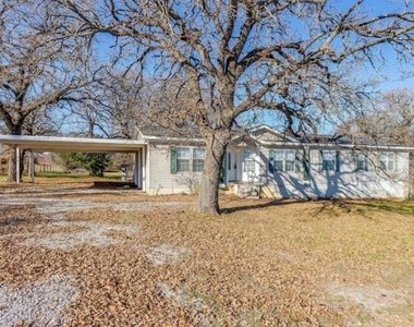 185 County Road 4869 - Photo Thumbnail 2