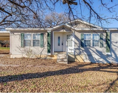 185 County Road 4869 - Photo Thumbnail 1
