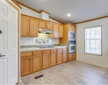 185 County Road 4869 - Photo Thumbnail 9