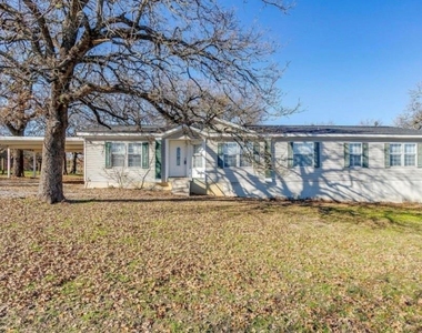 185 County Road 4869 - Photo Thumbnail 3