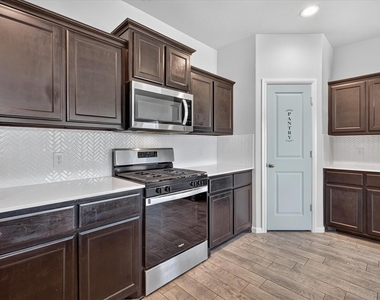 8812 Russano Road - Photo Thumbnail 11
