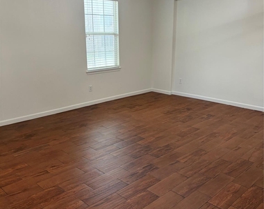 7429 Sienna Ridge Lane - Photo Thumbnail 2