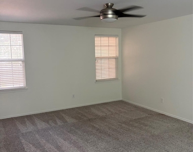 7429 Sienna Ridge Lane - Photo Thumbnail 17