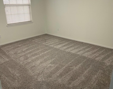 7429 Sienna Ridge Lane - Photo Thumbnail 18