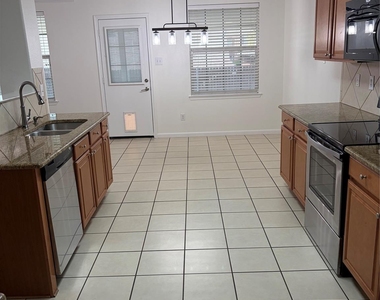 7429 Sienna Ridge Lane - Photo Thumbnail 5