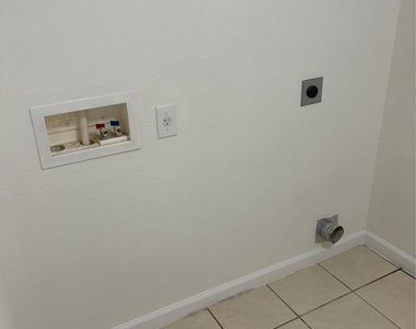 7429 Sienna Ridge Lane - Photo Thumbnail 9
