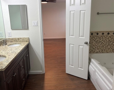 7429 Sienna Ridge Lane - Photo Thumbnail 13
