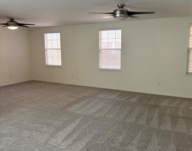 7429 Sienna Ridge Lane - Photo Thumbnail 16