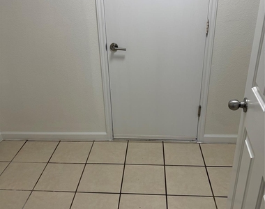 7429 Sienna Ridge Lane - Photo Thumbnail 10