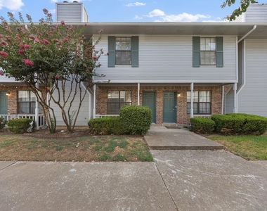 929 W Hickory Street - Photo Thumbnail 3