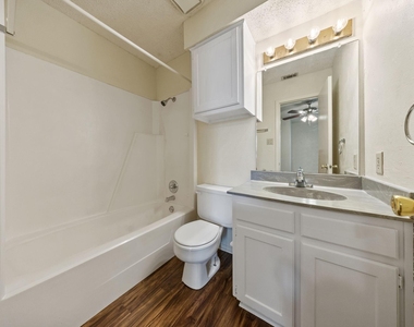 929 W Hickory Street - Photo Thumbnail 20