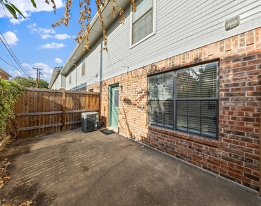 929 W Hickory Street - Photo Thumbnail 22