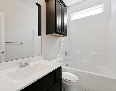 2201 Paxton Way - Photo Thumbnail 21