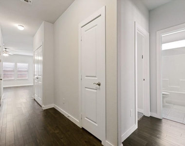 2201 Paxton Way - Photo Thumbnail 22