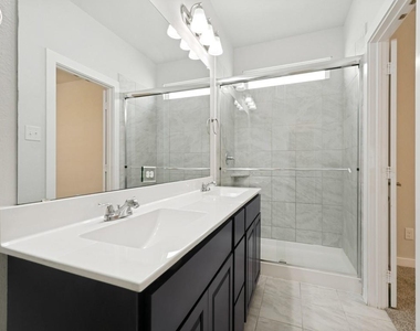 2201 Paxton Way - Photo Thumbnail 16
