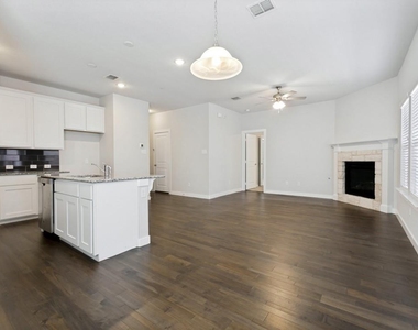 2201 Paxton Way - Photo Thumbnail 8