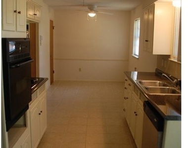 409 Wilshire Drive - Photo Thumbnail 6