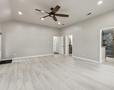 3705 Menard Drive - Photo Thumbnail 18