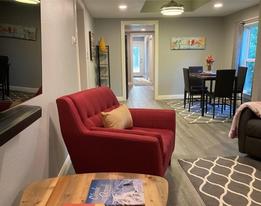 936 Jean Street - Photo Thumbnail 4