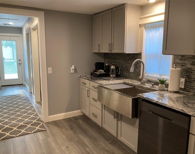936 Jean Street - Photo Thumbnail 8